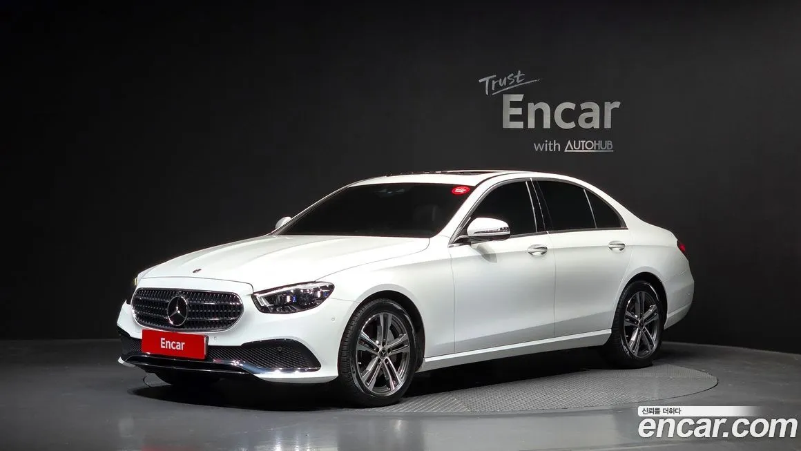 Mercedes-Benz E-Class — фото 1