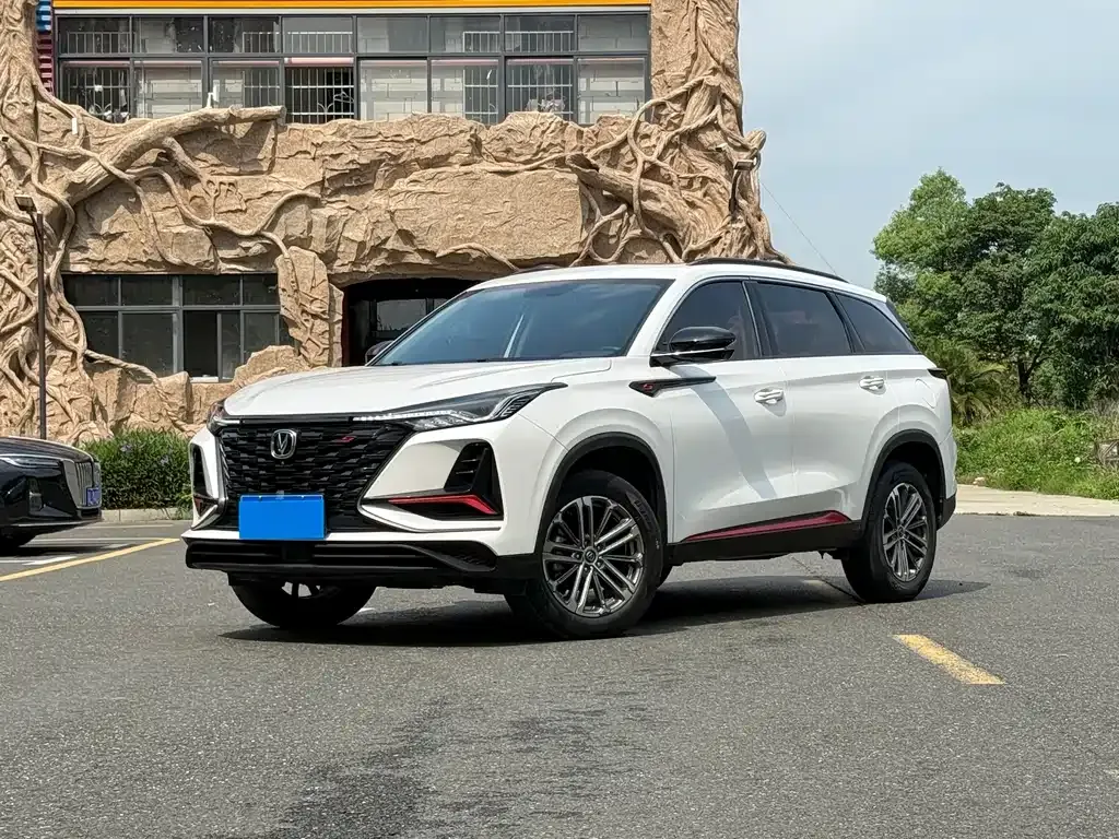 Changan CS75PLUS — фото 1