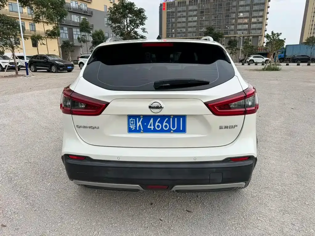 Nissan Qashqai — фото 7