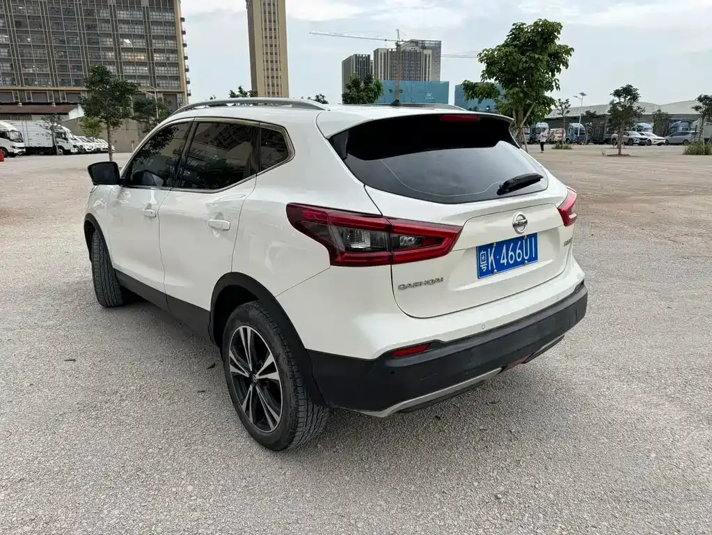 Nissan Qashqai — фото 4