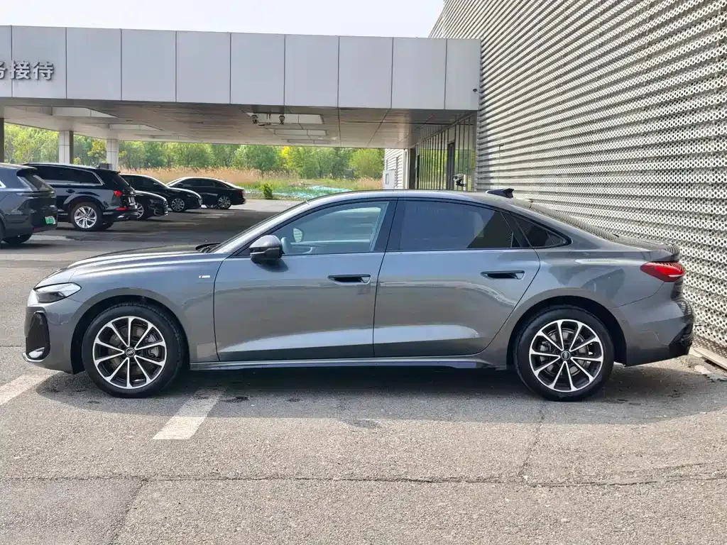Audi A5L — фото 8