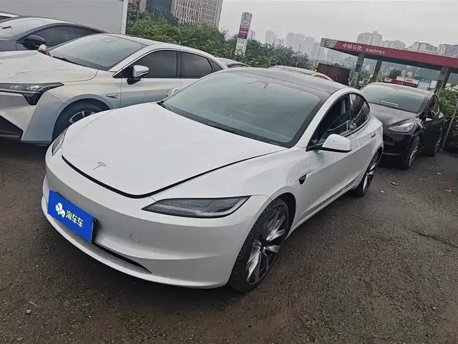 Tesla Model 3 — фото 1