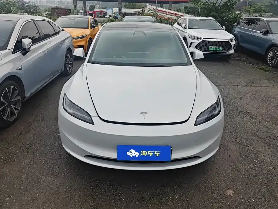 Tesla Model 3 — фото 9