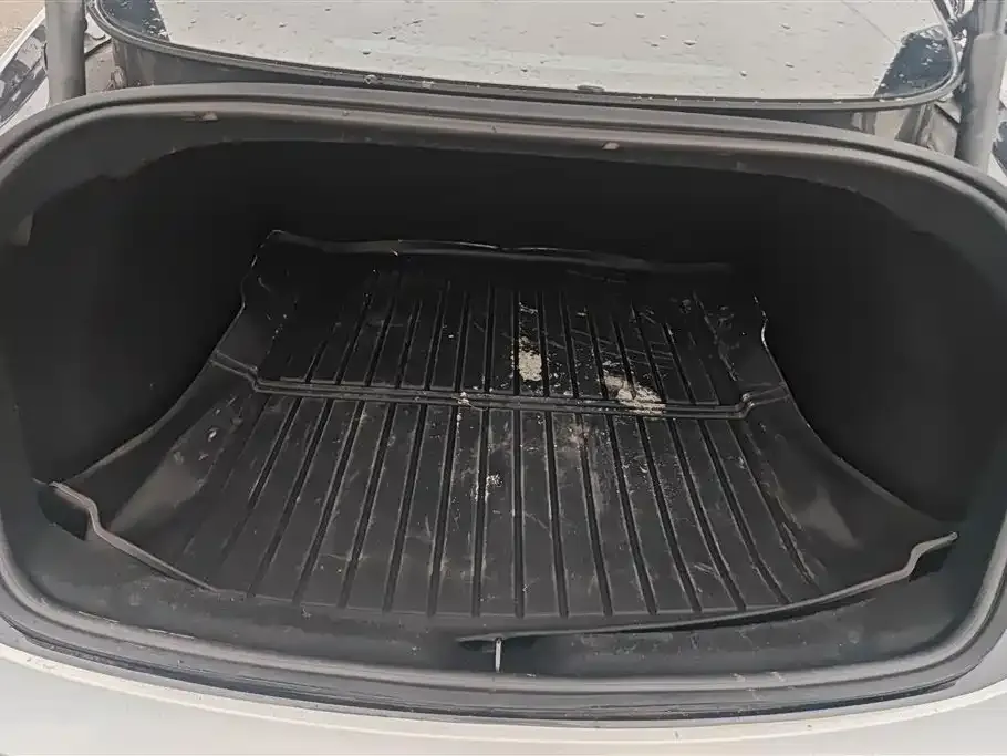 Tesla Model 3 — фото 2