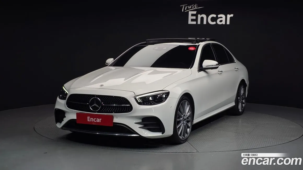 Mercedes-Benz E-Class — фото 1