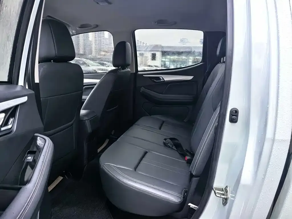 Isuzu RE-MAX 2024 из CN, фото 4