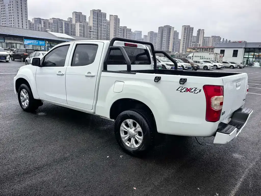 Isuzu RE-MAX 2024 из CN, фото 9