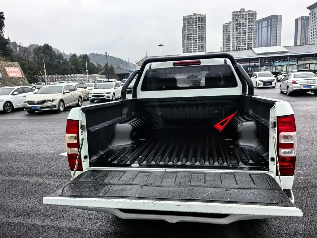 Isuzu RE-MAX 2024 из CN, фото 8