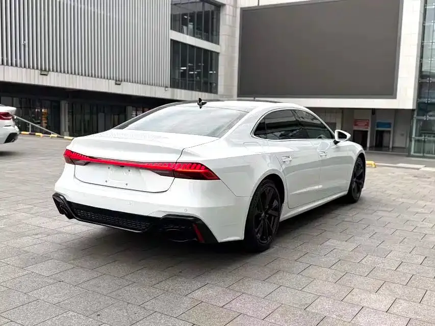 Audi A7L 2023 из CN, фото 10