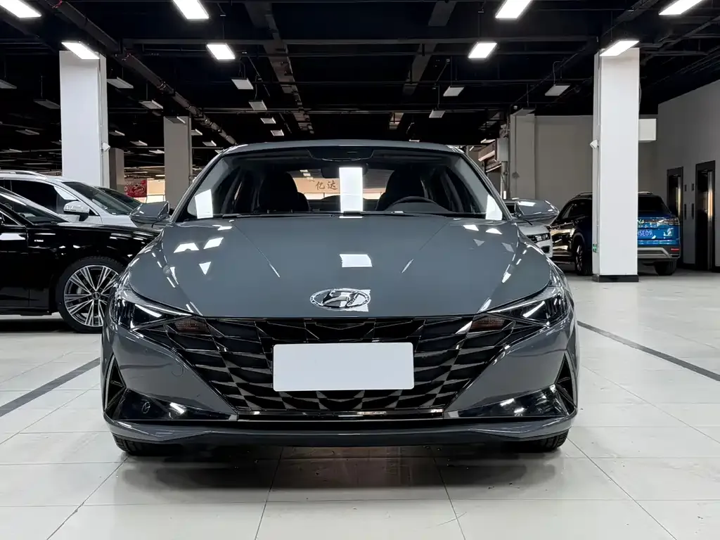 Hyundai Elantra — фото 7