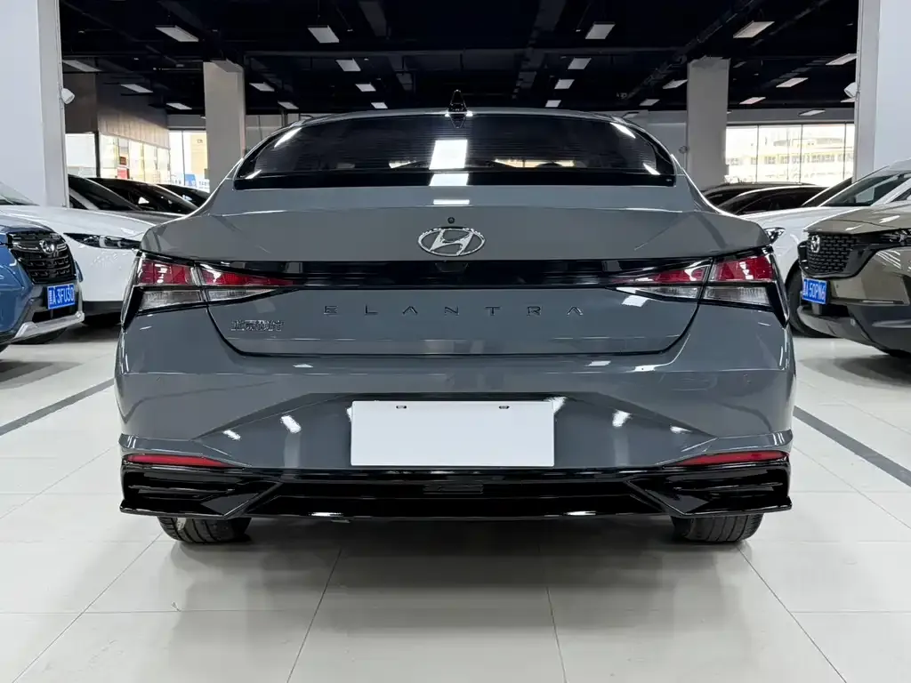 Hyundai Elantra — фото 4