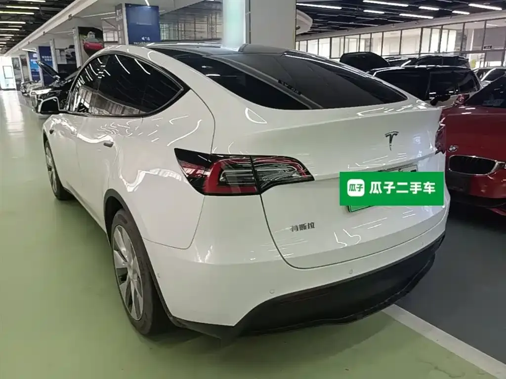 Tesla Model Y — фото 7