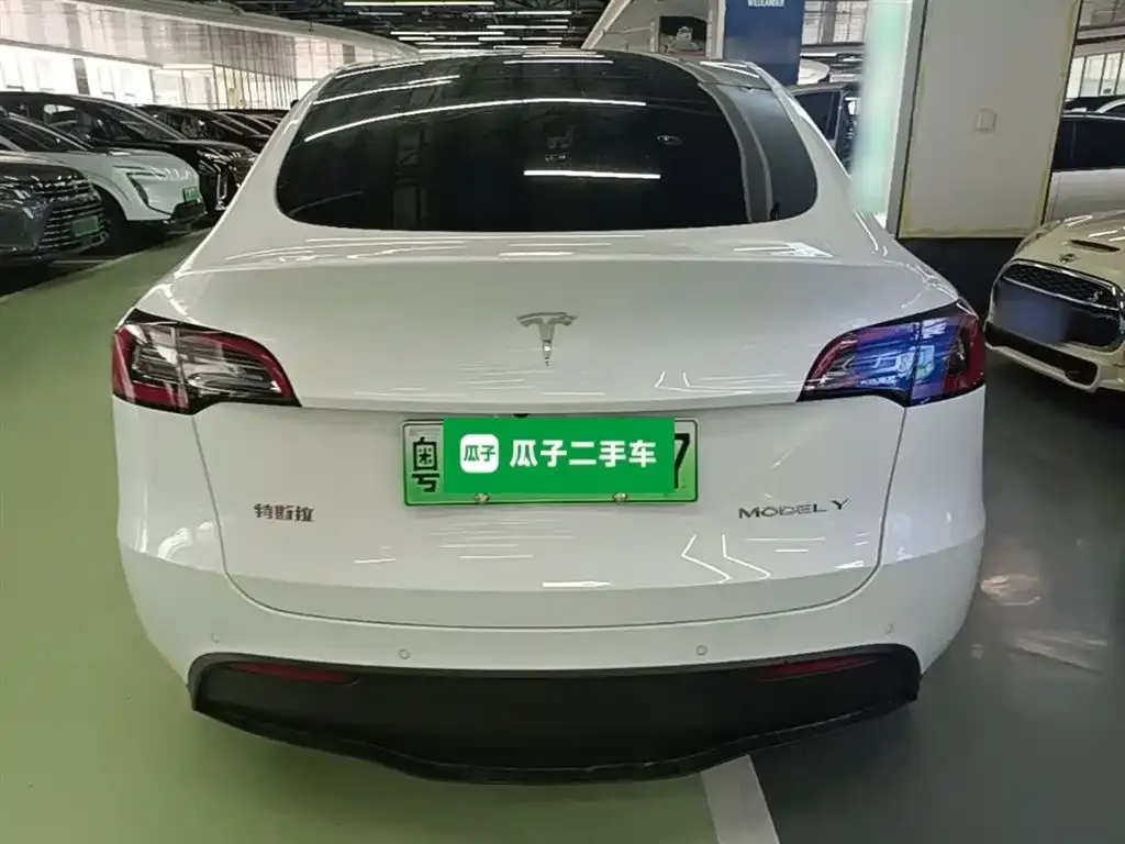Tesla Model Y — фото 5