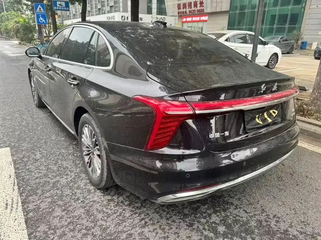 Hongqi H5 — фото 10