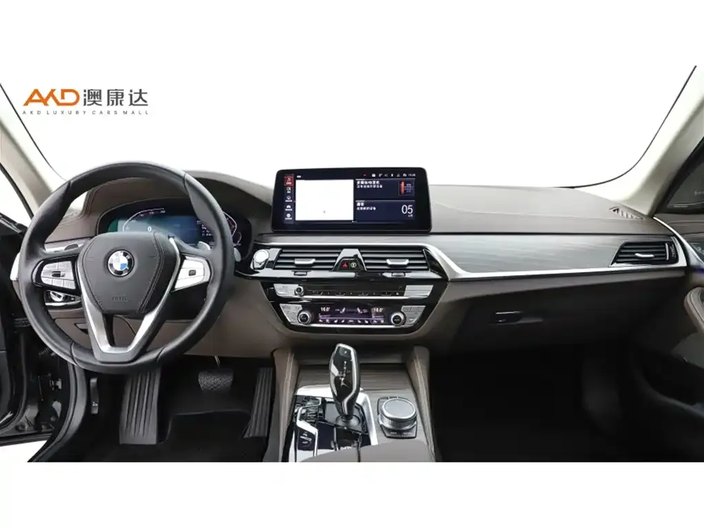 BMW 5 Series — фото 10