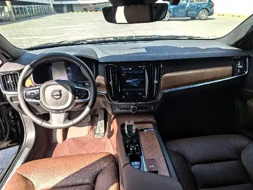 Volvo S90 — фото 4