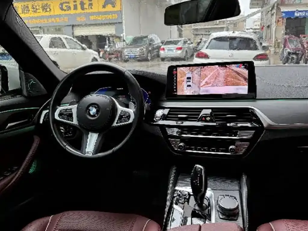 BMW 5 Series — фото 4