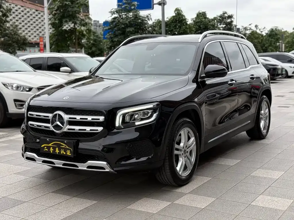 Mercedes-Benz GLB — фото 1
