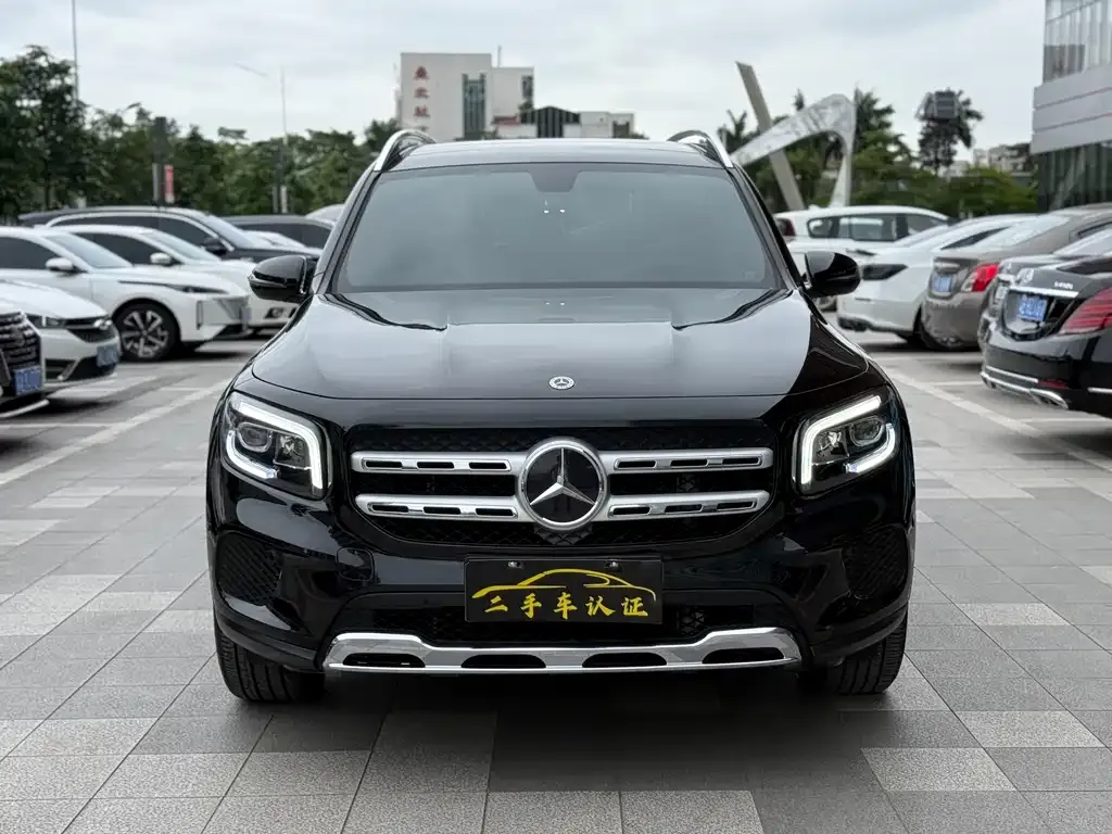 Mercedes-Benz GLB — фото 2