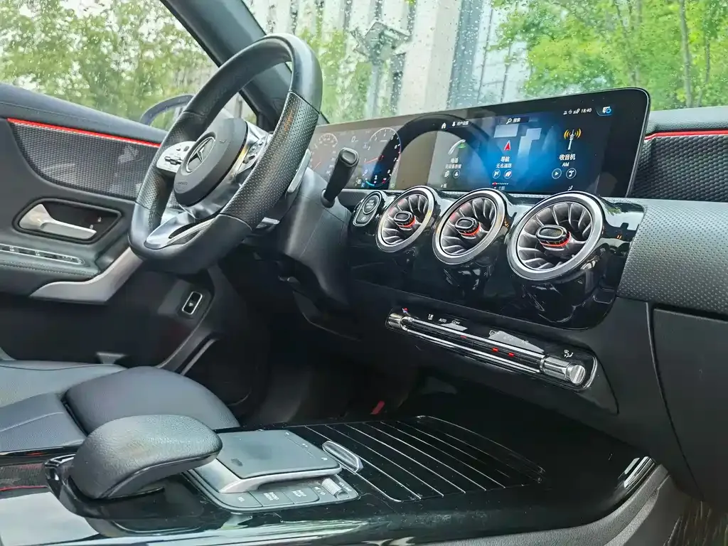 Mercedes-Benz A-Class — фото 10