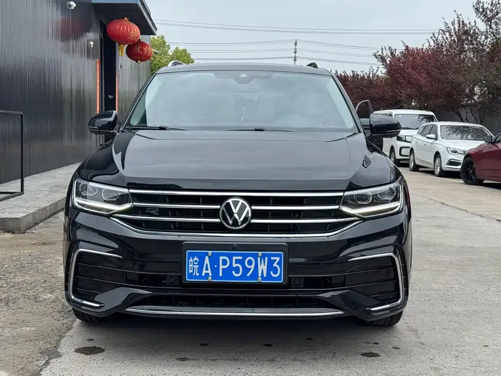 Volkswagen Tiguan L — фото 7