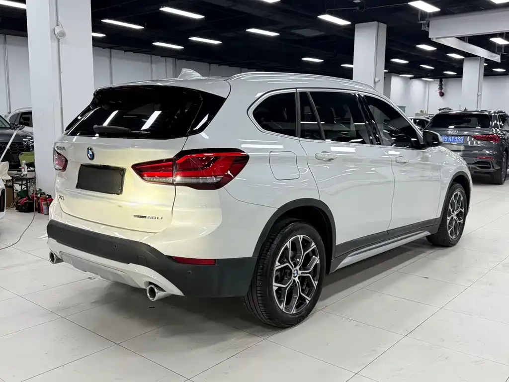 BMW X1 — фото 5