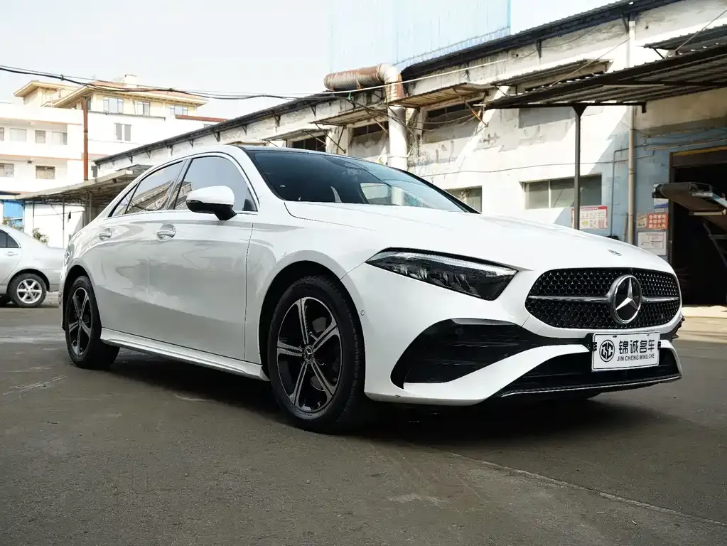 Mercedes-Benz A-Class — фото 9