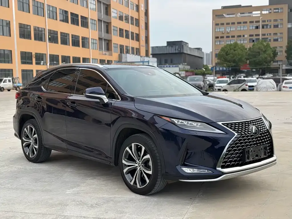 Lexus RX — фото 1