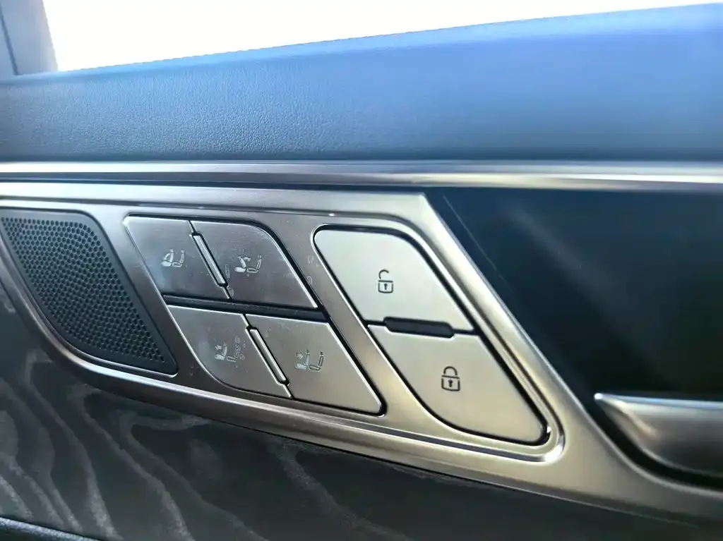 Audi A7L — фото 5