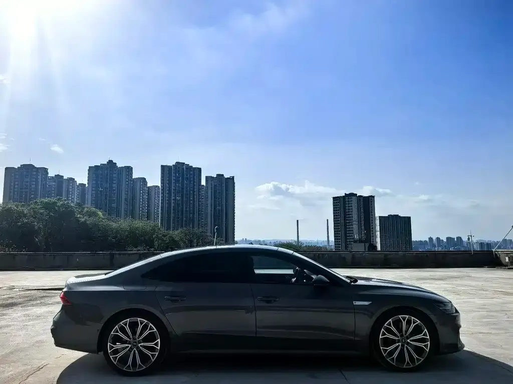 Audi A7L — фото 6