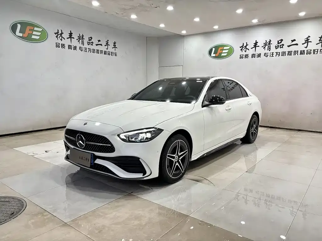 Mercedes-Benz C-Class — фото 1