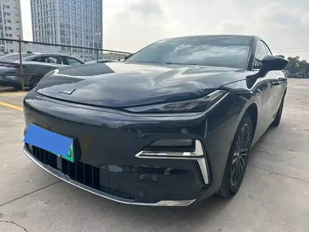 Geely Galaxy Xingyao 8