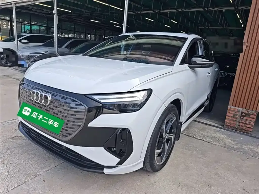 Audi Q4 e-tron — фото 3