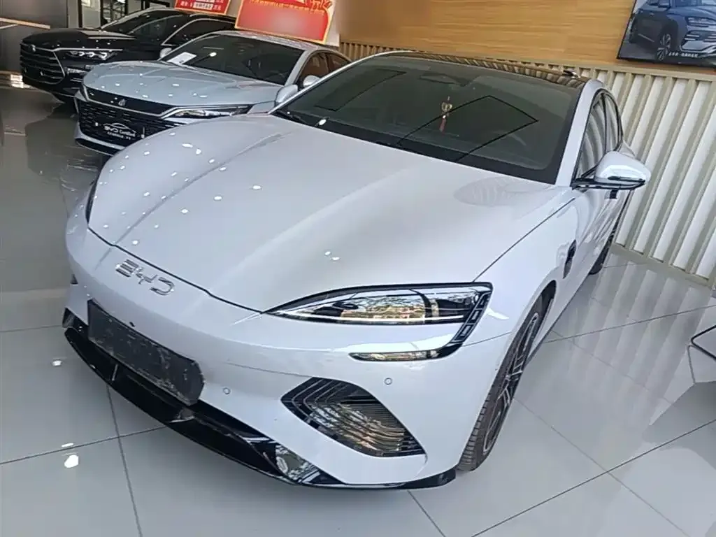 BYD Seal — фото 1