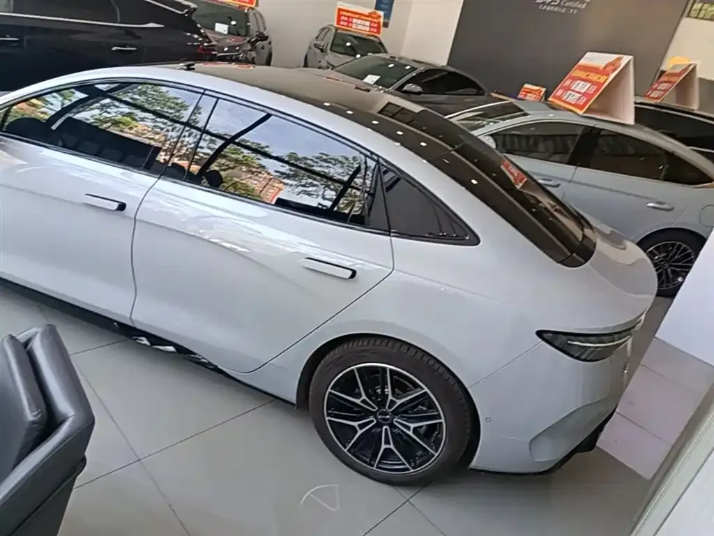 BYD Seal — фото 10
