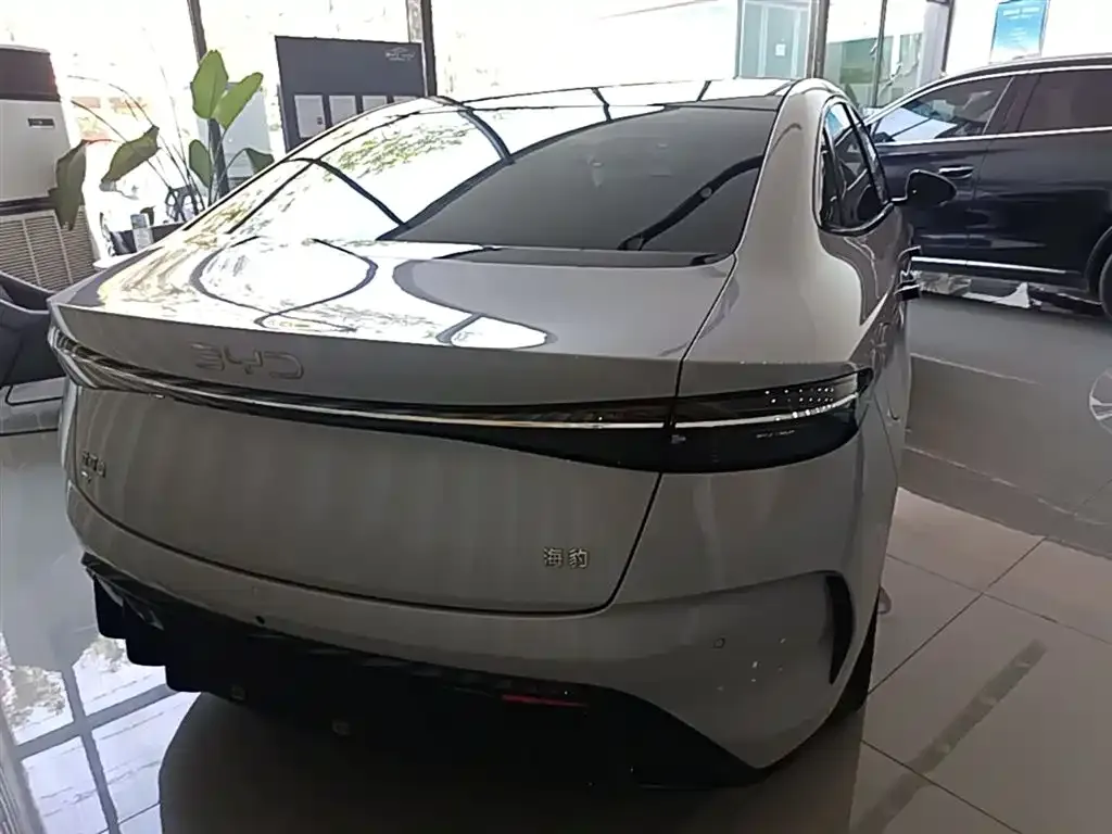 BYD Seal — фото 2