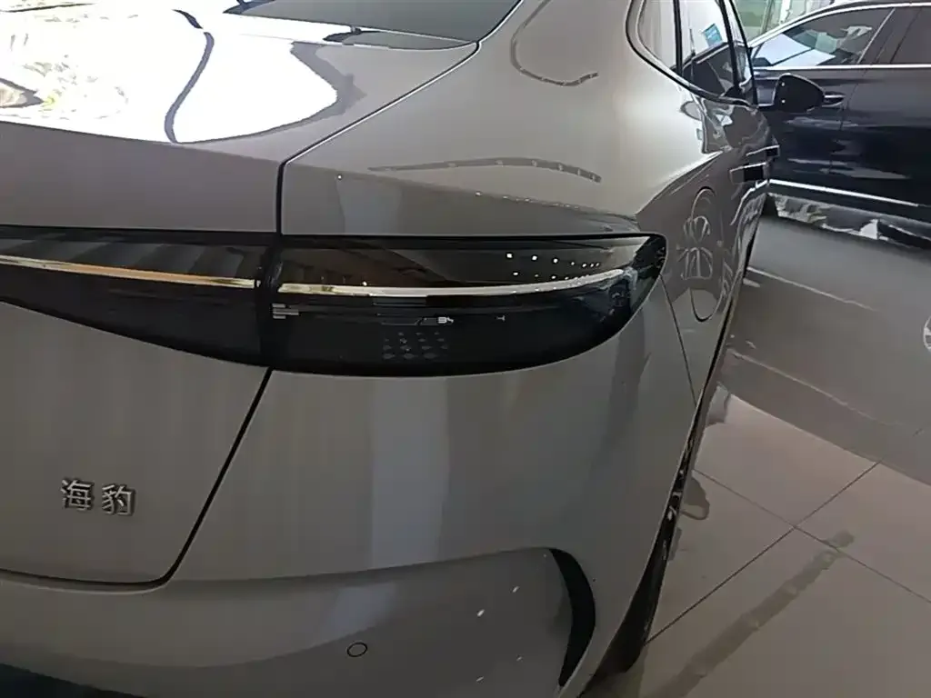 BYD Seal — фото 7