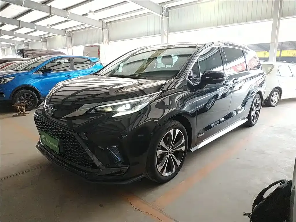 Toyota Granvia — фото 10