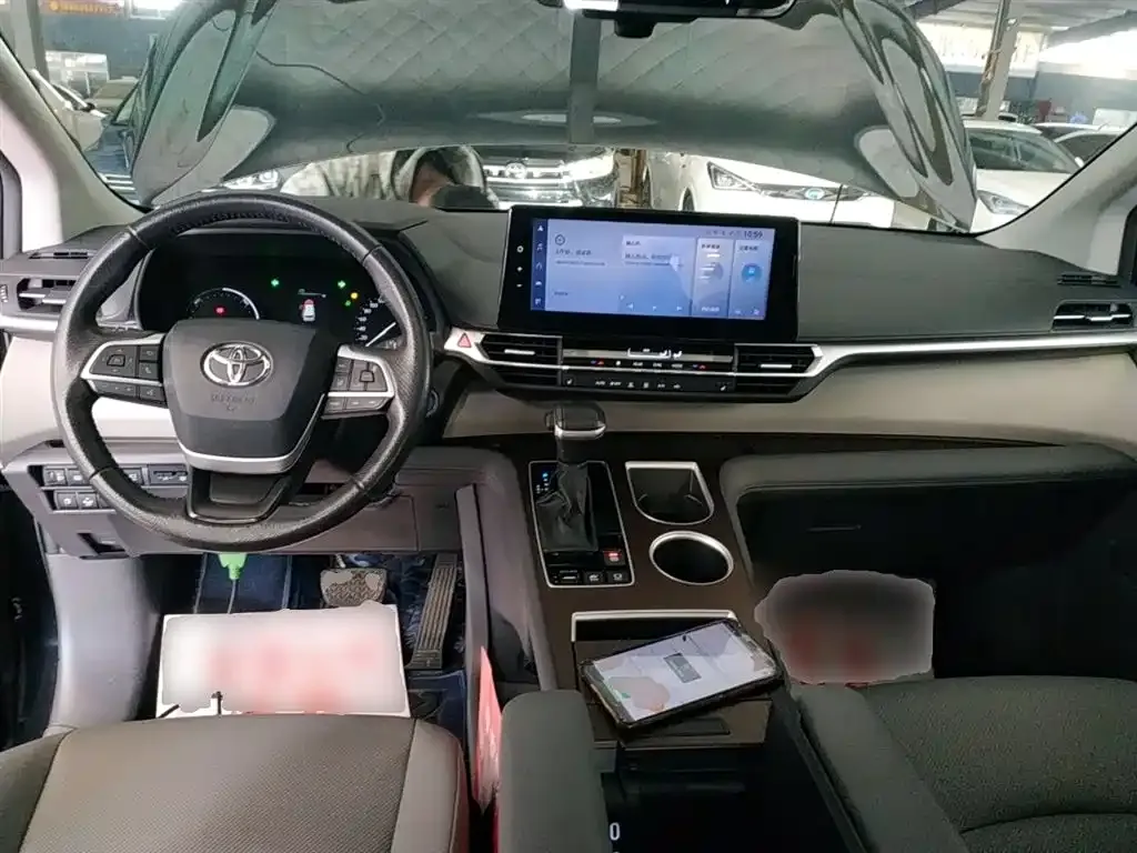 Toyota Granvia — фото 4