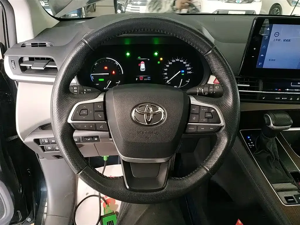 Toyota Granvia — фото 5