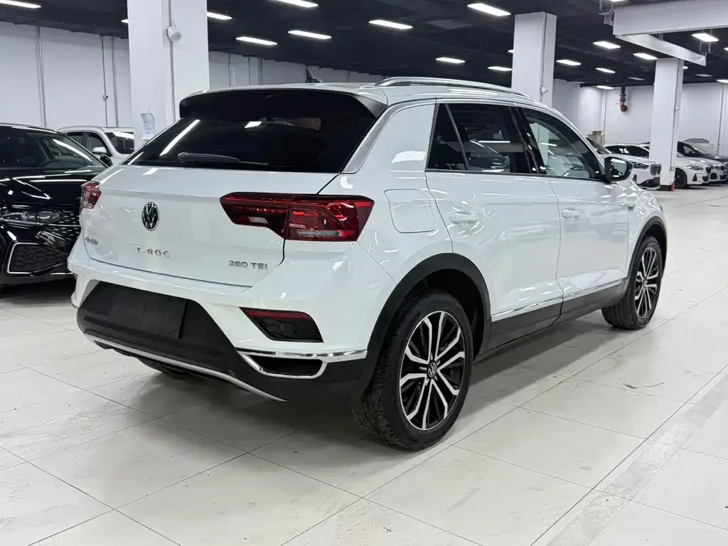 Volkswagen T-Roc — фото 4