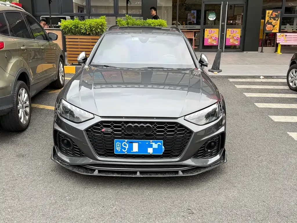 Audi RS 4 2021 из CN, фото 8