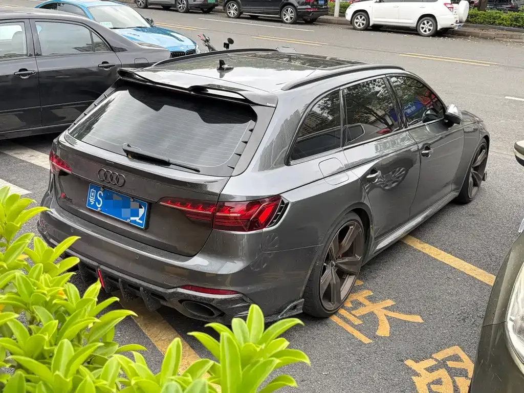 Audi RS 4 2021 из CN, фото 7