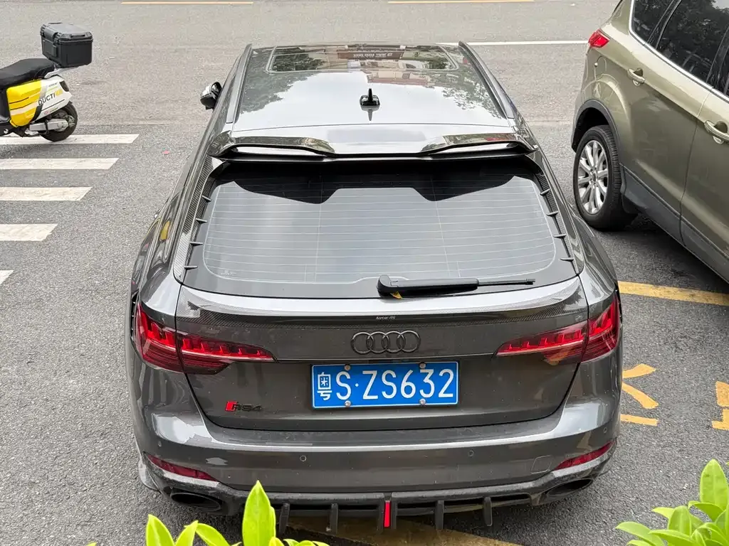 Audi RS 4 2021 из CN, фото 6