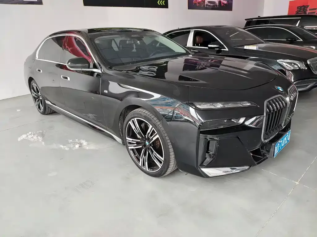 BMW 7 Series 2023 из CN, фото 3