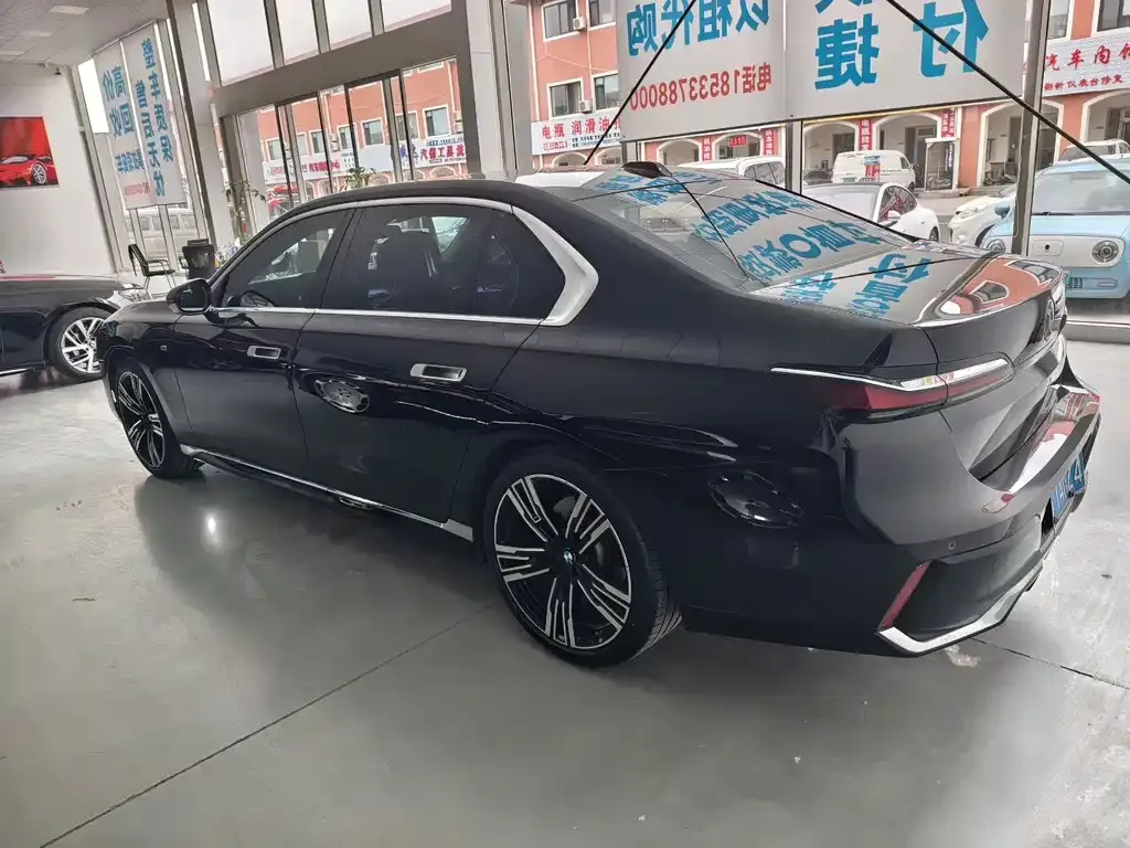 BMW 7 Series 2023 из CN, фото 4