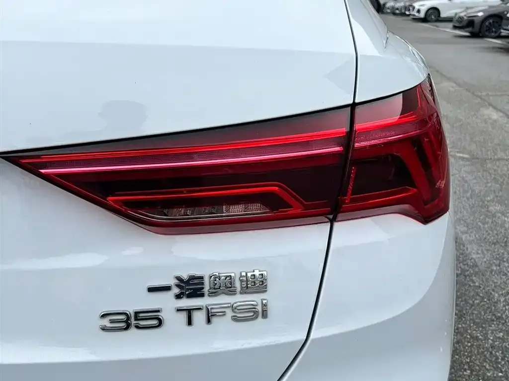Audi Q3 2021 из CN, фото 2