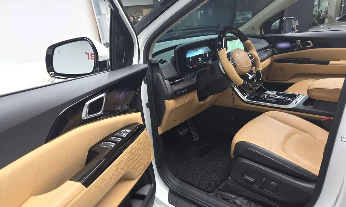 Kia Carnival 2023 из KR, фото 7