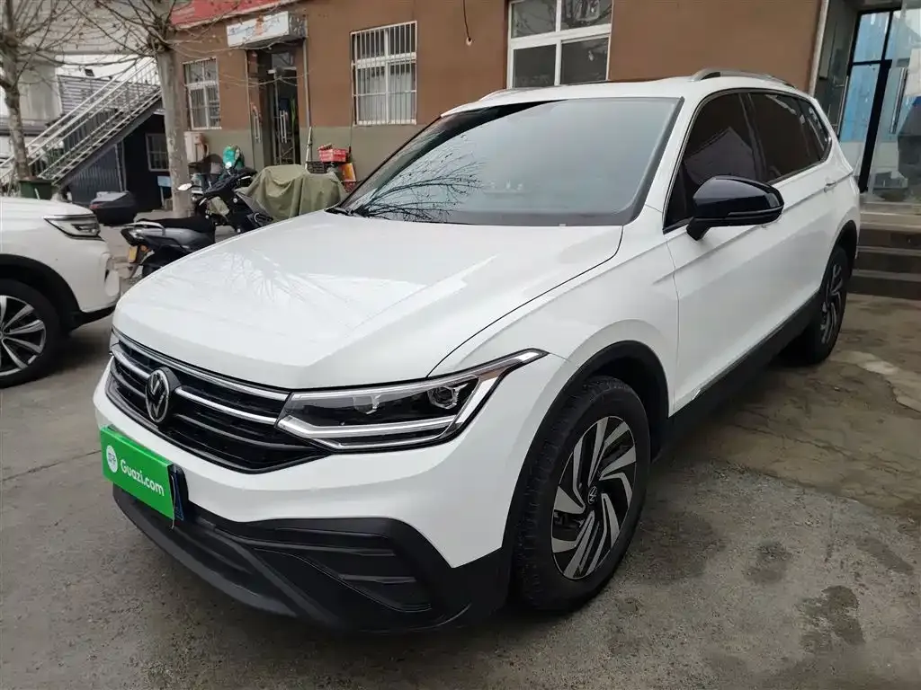 Volkswagen Tiguan L — фото 6