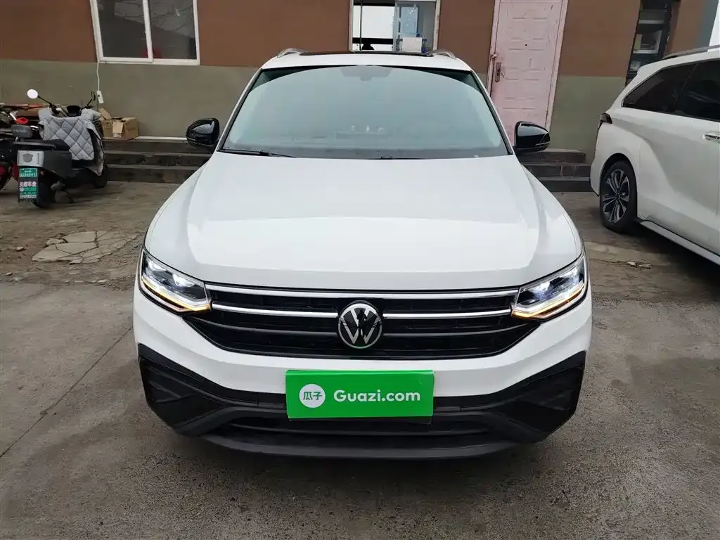 Volkswagen Tiguan L — фото 4